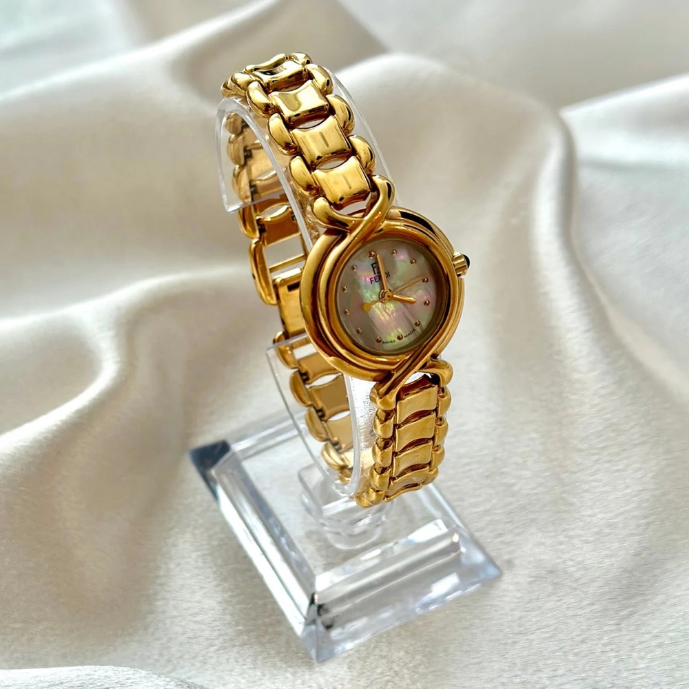 AUTHENTIC VINTAGE FENDI MOTHER-OF-PEARL WATCH - Picture 10 of 10